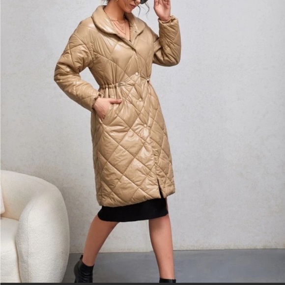Lightweight Puffer coat 🧥 - Picture 6 of 7